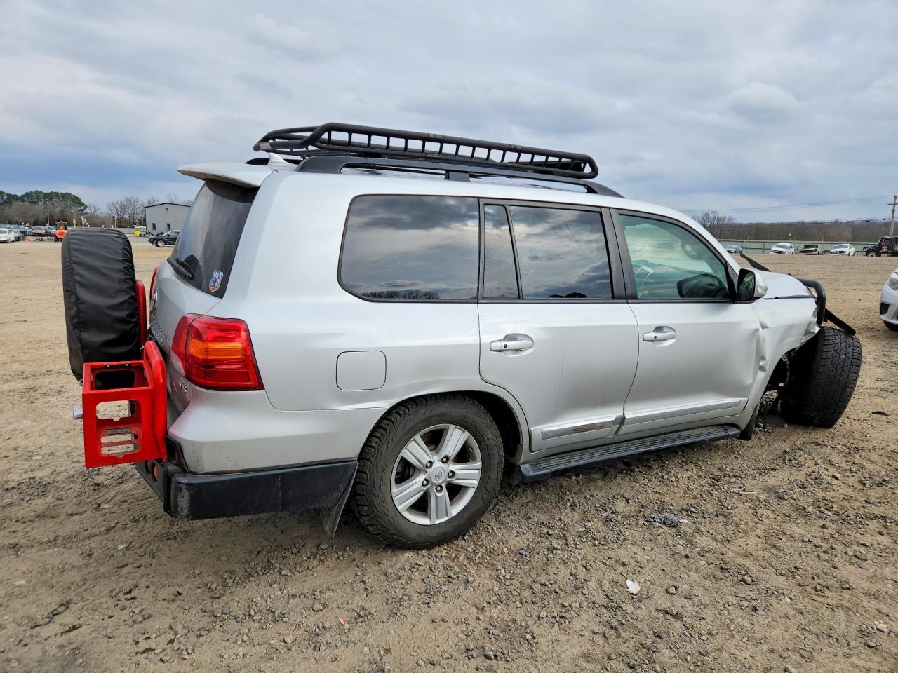 2013 Toyota Land Cruiser Base - Image 3