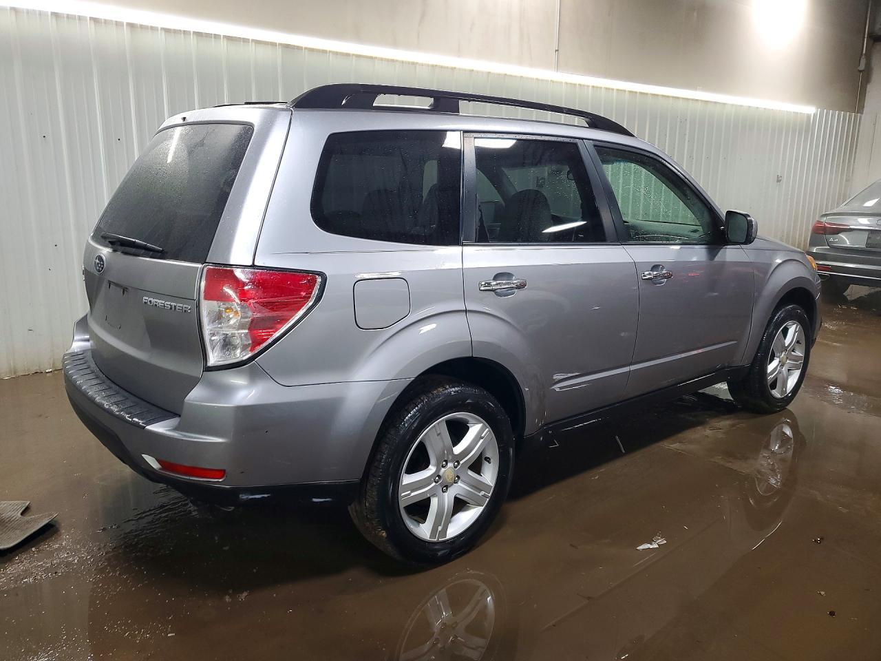2010 Subaru Forester 2.5X Premium - Фото 3