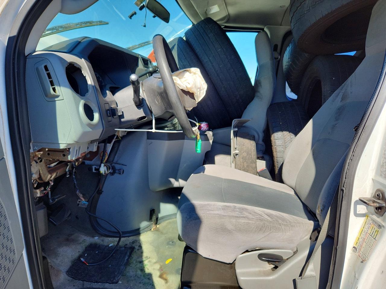 2012 Ford Econoline Extended Wagon E-350 - Фото 7