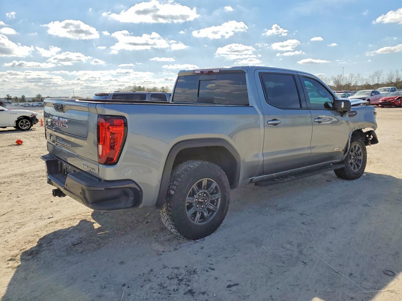 2024 GMC Sierra K1500 At4X - Фото 3