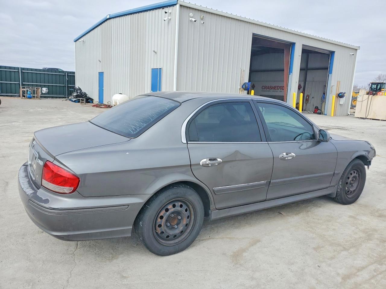 2002 Hyundai Sonata Base - Фото 3