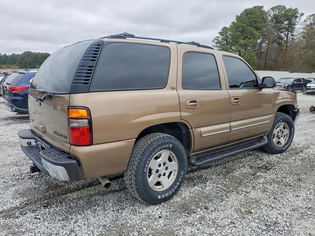 2004 Chevrolet Tahoe C1500 - Image 3