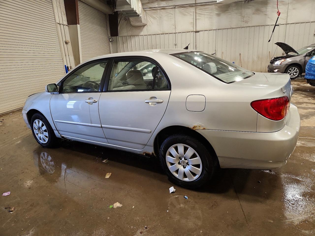 2003 Toyota Corolla Le - Image 2