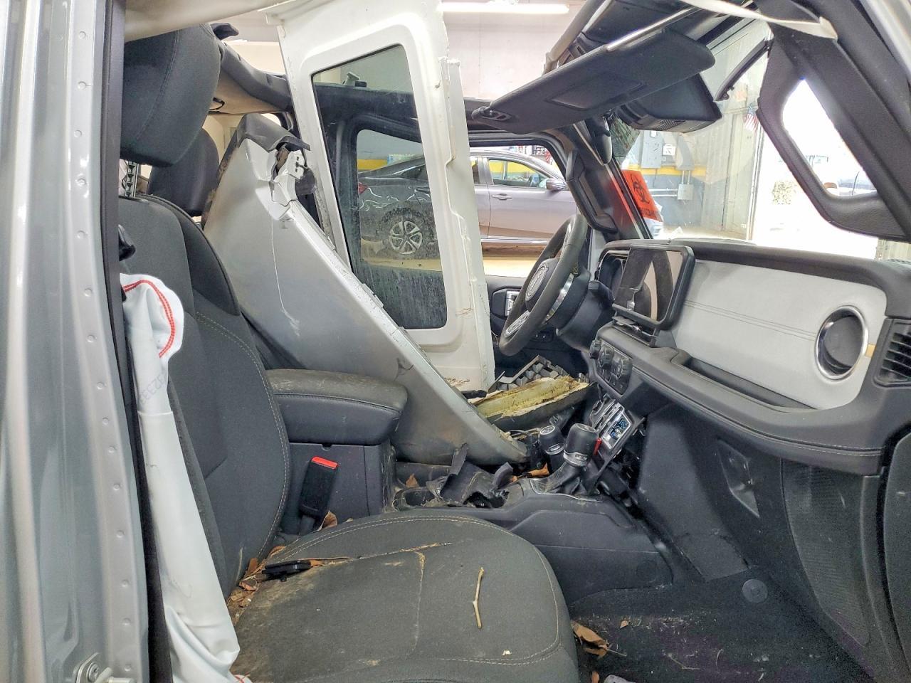 2024 Jeep Wrangler Sahara 4Xe - Фото 7