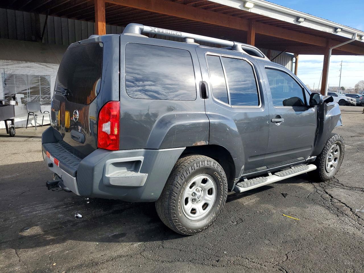 2013 Nissan Xterra X - Фото 3