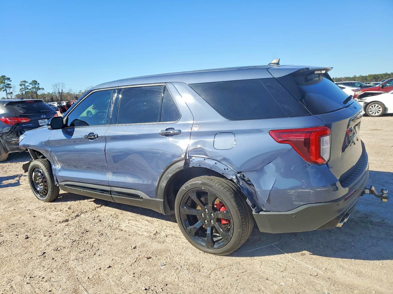 2021 Ford Explorer St - Image 2