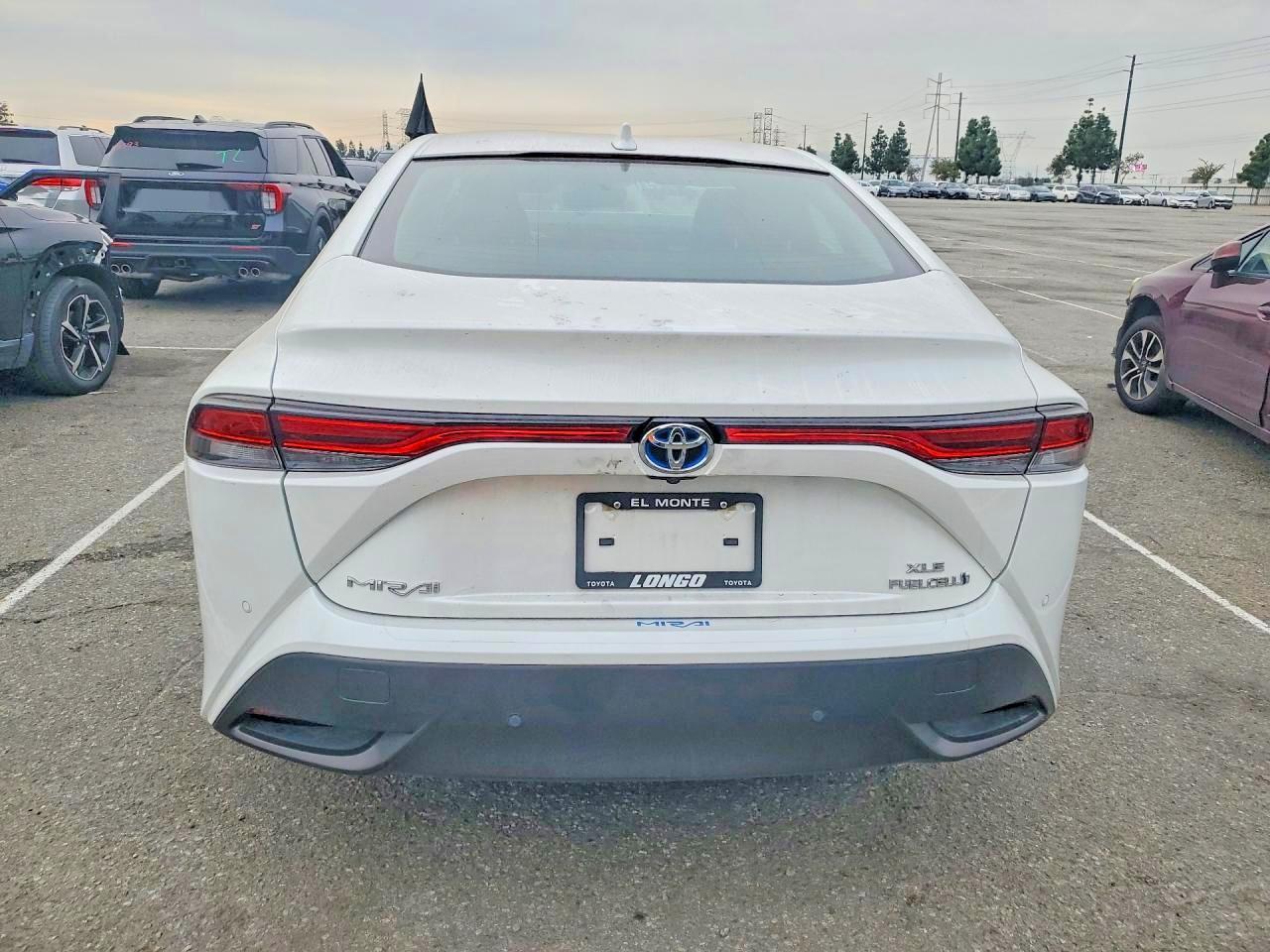 2022 Toyota Mirai Le - Фото 6