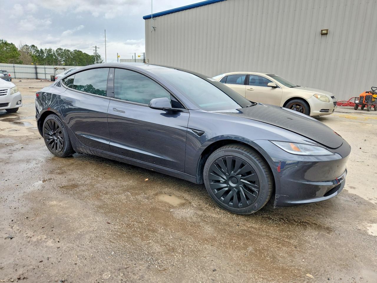 2025 Tesla Model 3 - Image 4