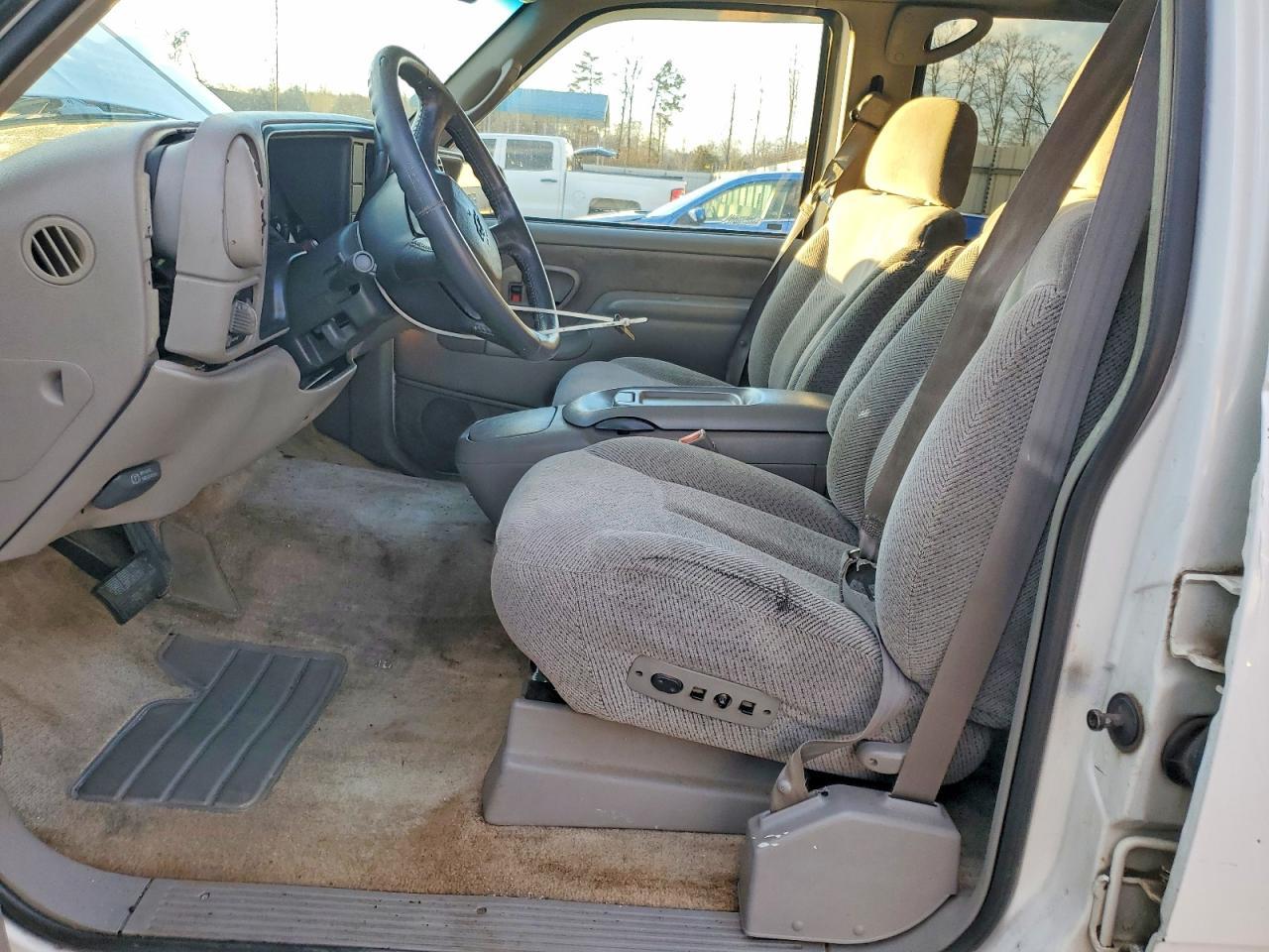 1999 Chevrolet Suburban K1500 - Image 7