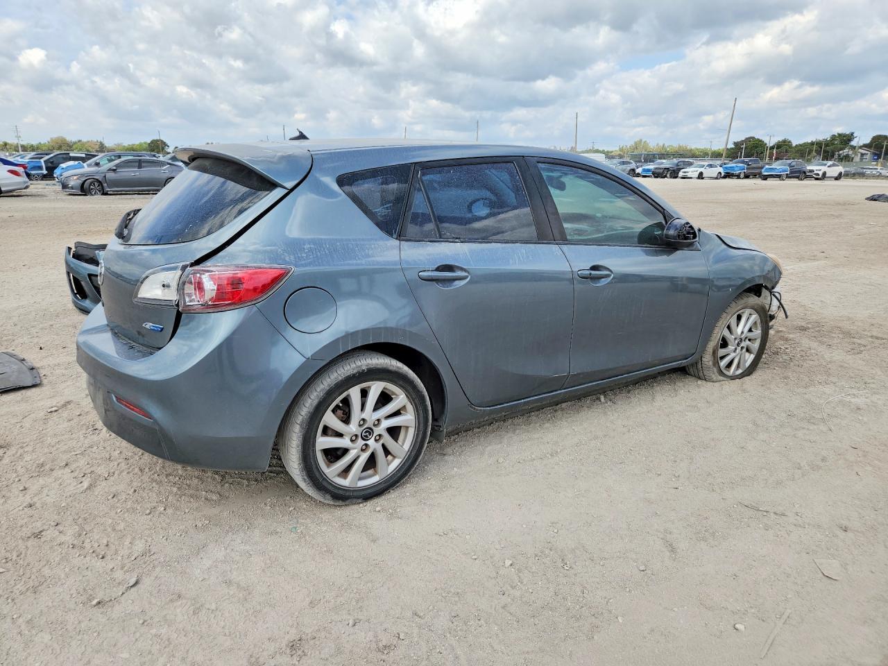 2013 Mazda 3 I - Фото 3