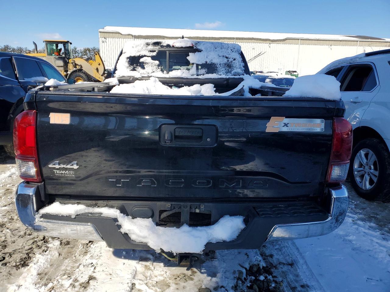2018 Toyota Tacoma Access Cab - Image 6