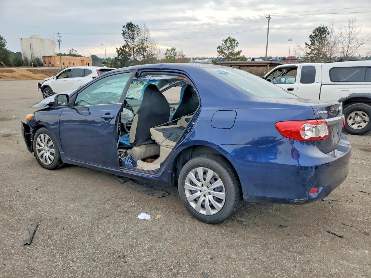 2013 Toyota Corolla Le - Фото 2