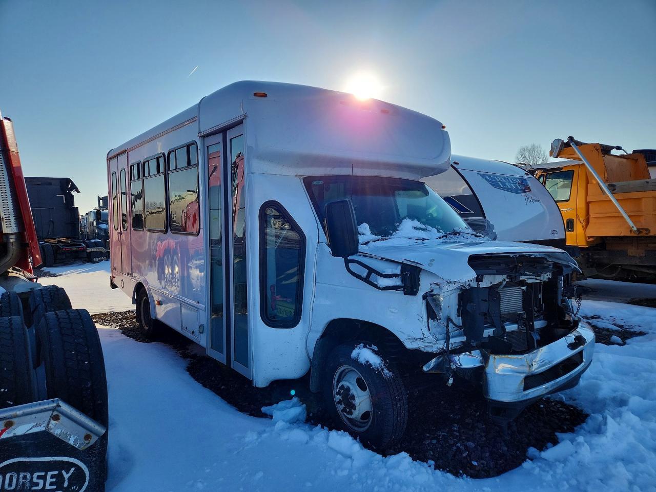 2025 Ford E450 Shuttle Bus - Image 4