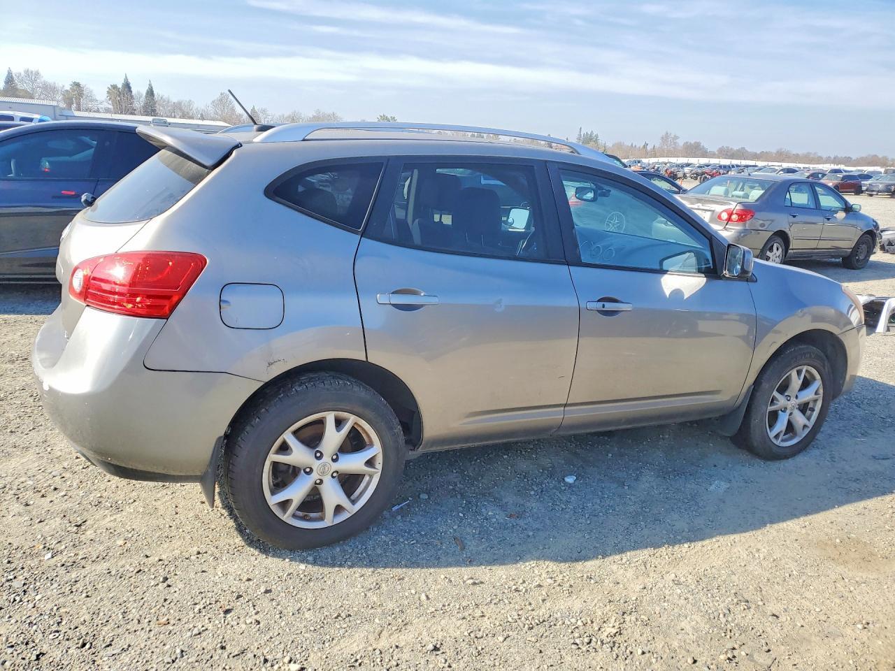 2009 Nissan Rogue S - Image 3