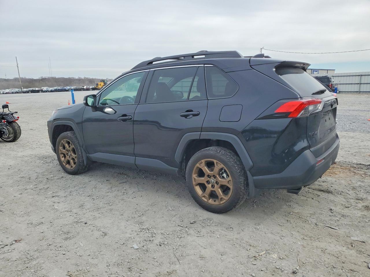 2024 Toyota Rav4 Woodland Edition - Фото 2