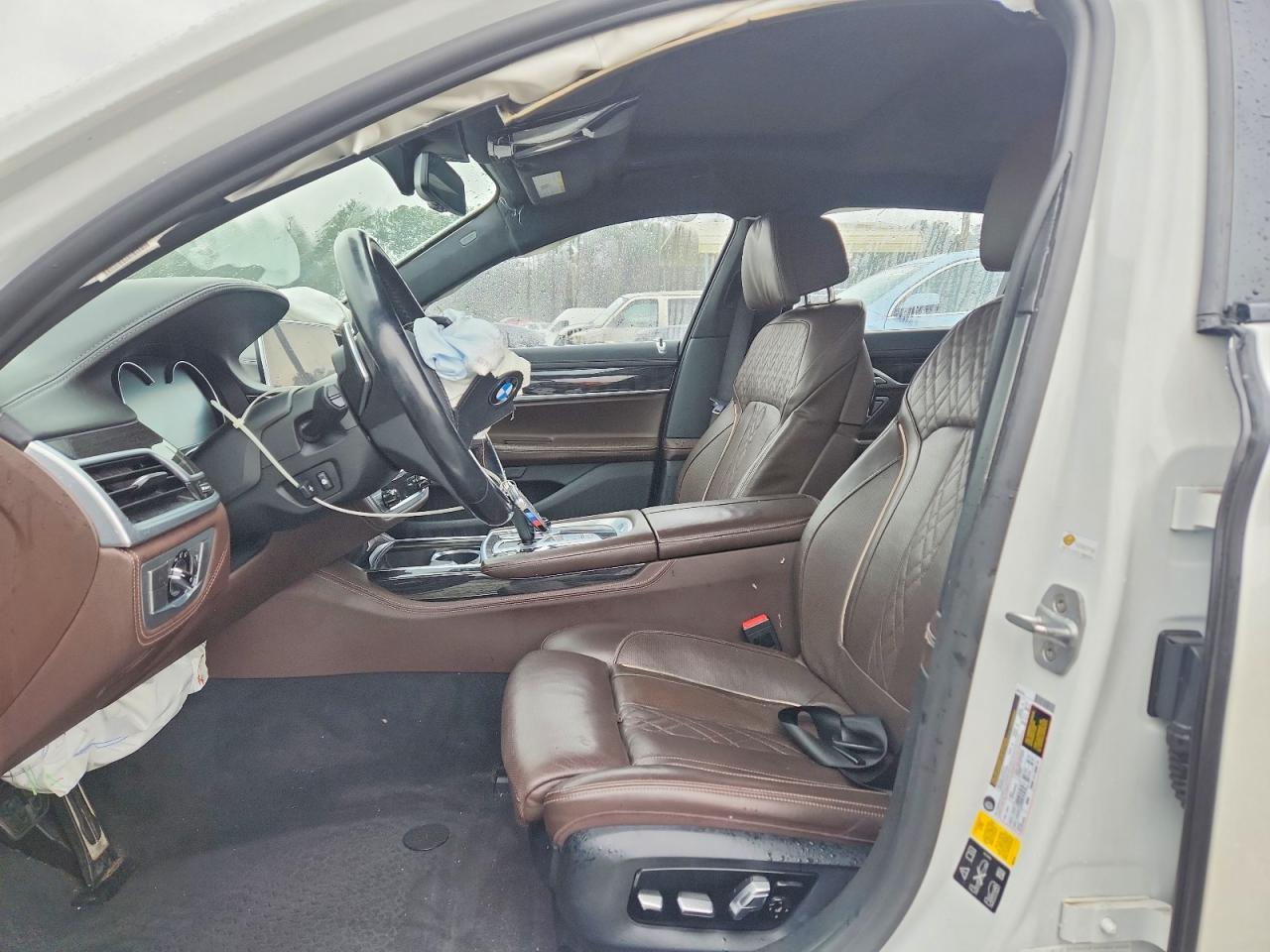 2018 BMW 750 Xi - Фото 7