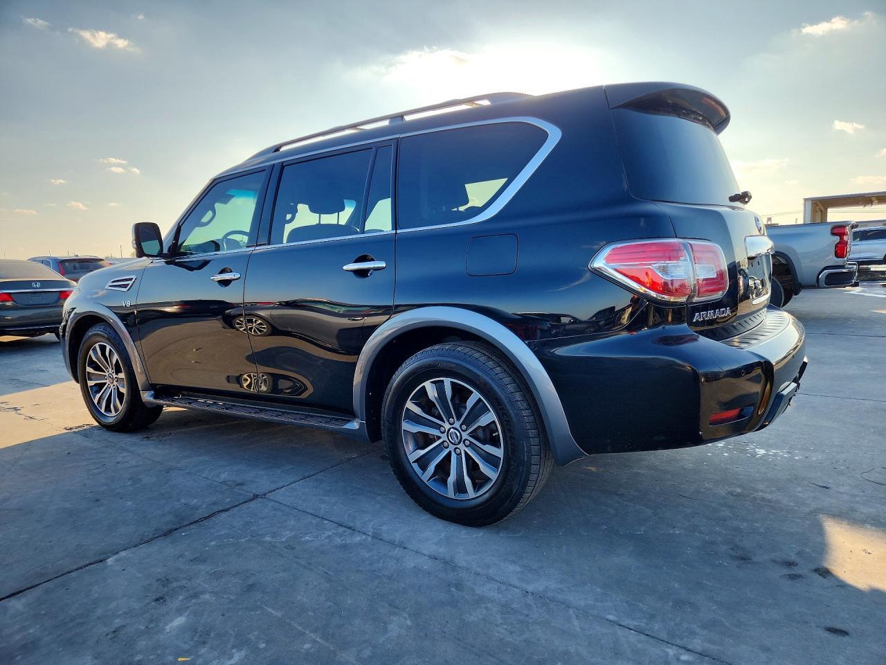2017 Nissan Armada Sv - Image 2