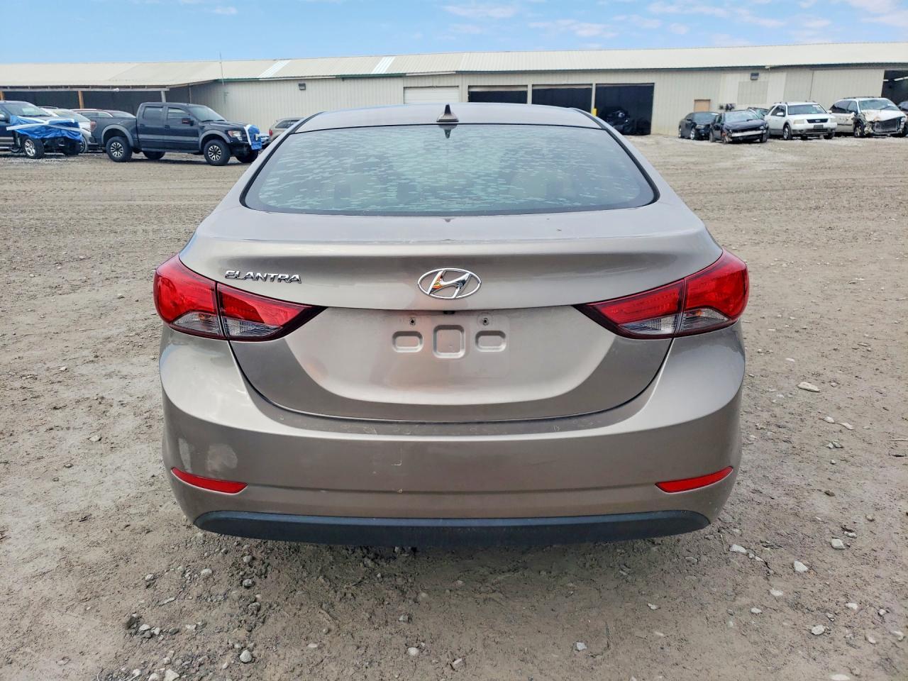 2016 Hyundai Elantra Se - Фото 6