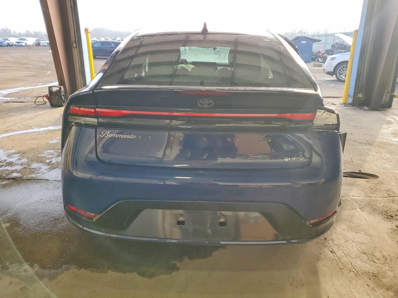 2025 Toyota Prius Le - Фото 6