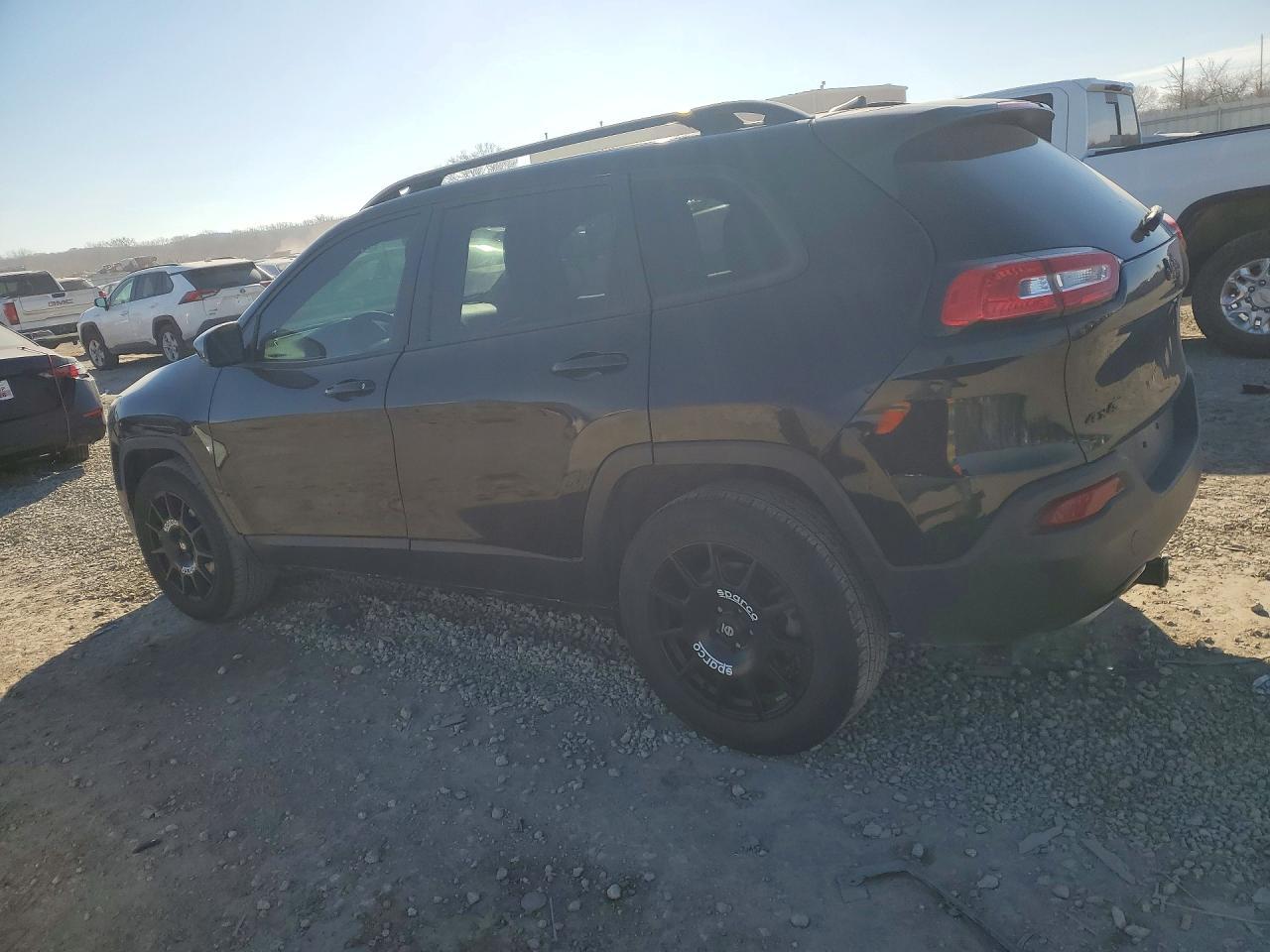 2017 Jeep Cherokee Sport - Image 2
