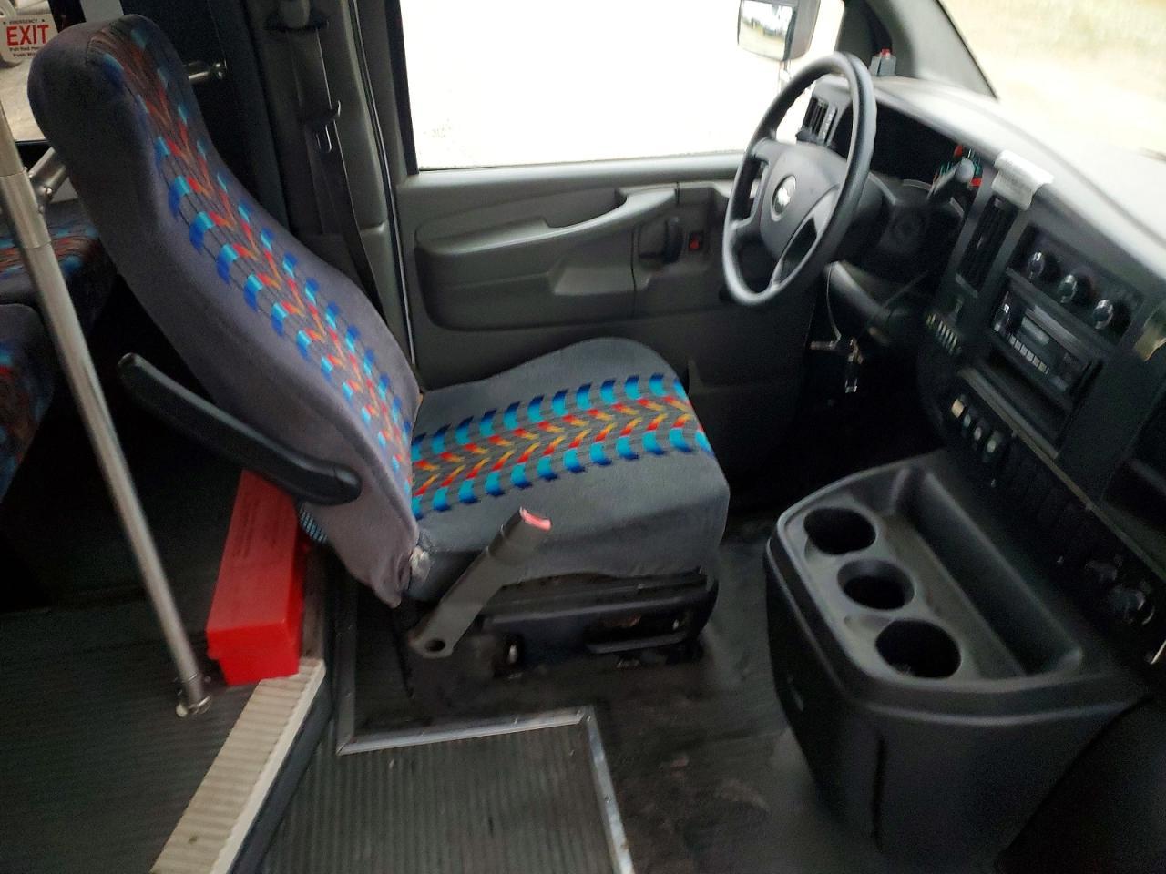 2014 Chevrolet Express G4500 - Фото 5