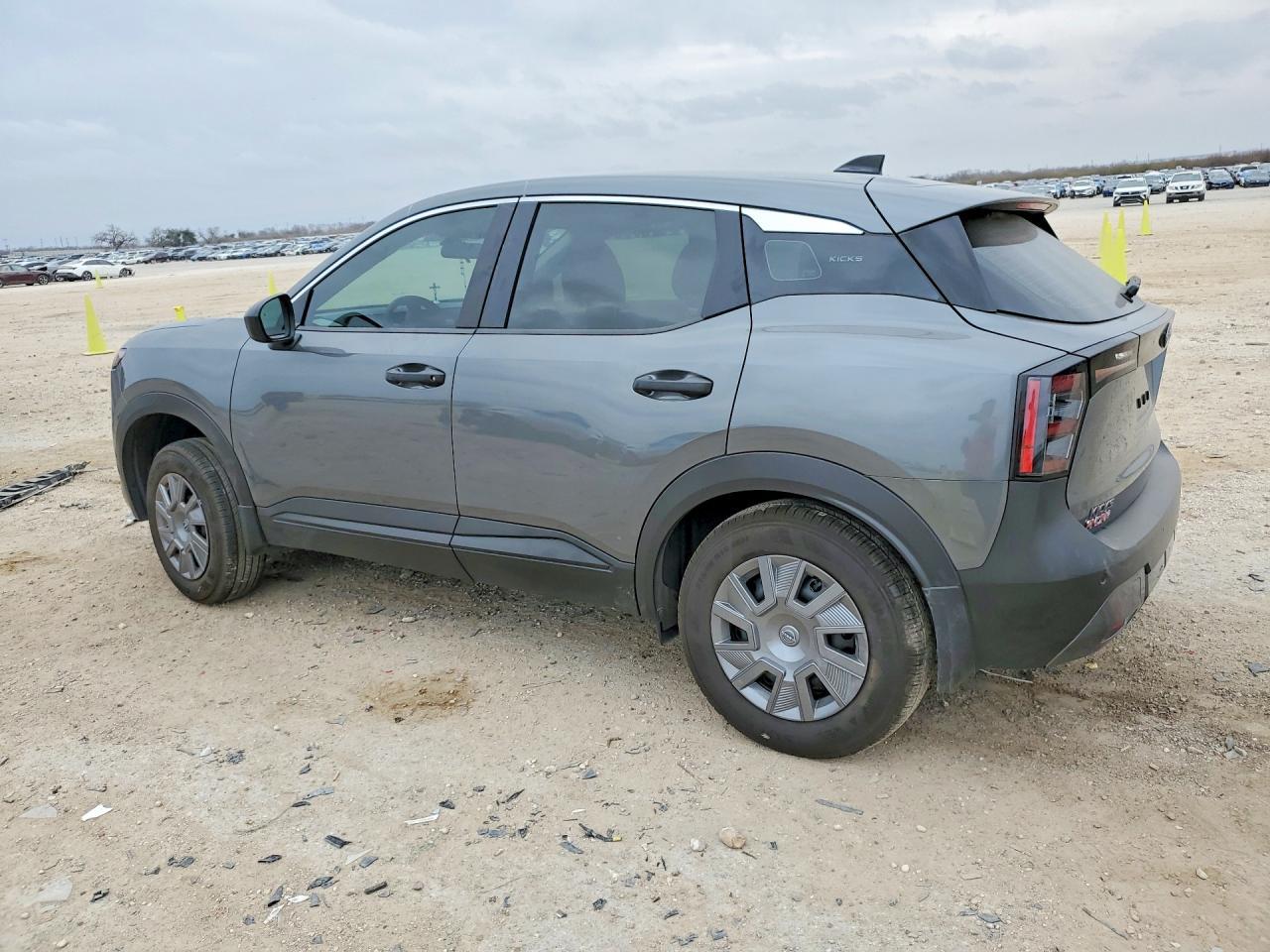 2026 Nissan Kicks S - Фото 2