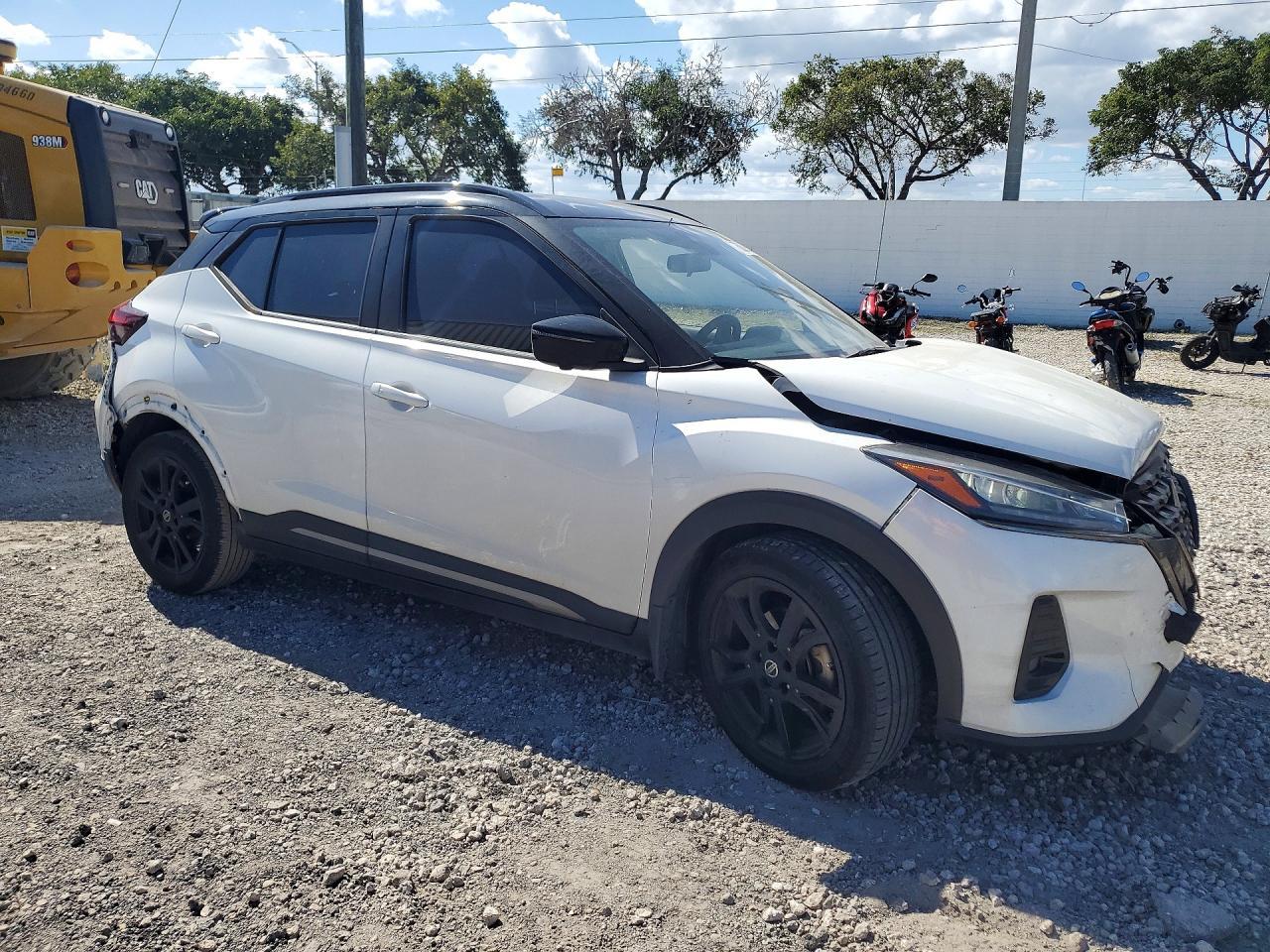 2021 Nissan Kicks Sr - Фото 4