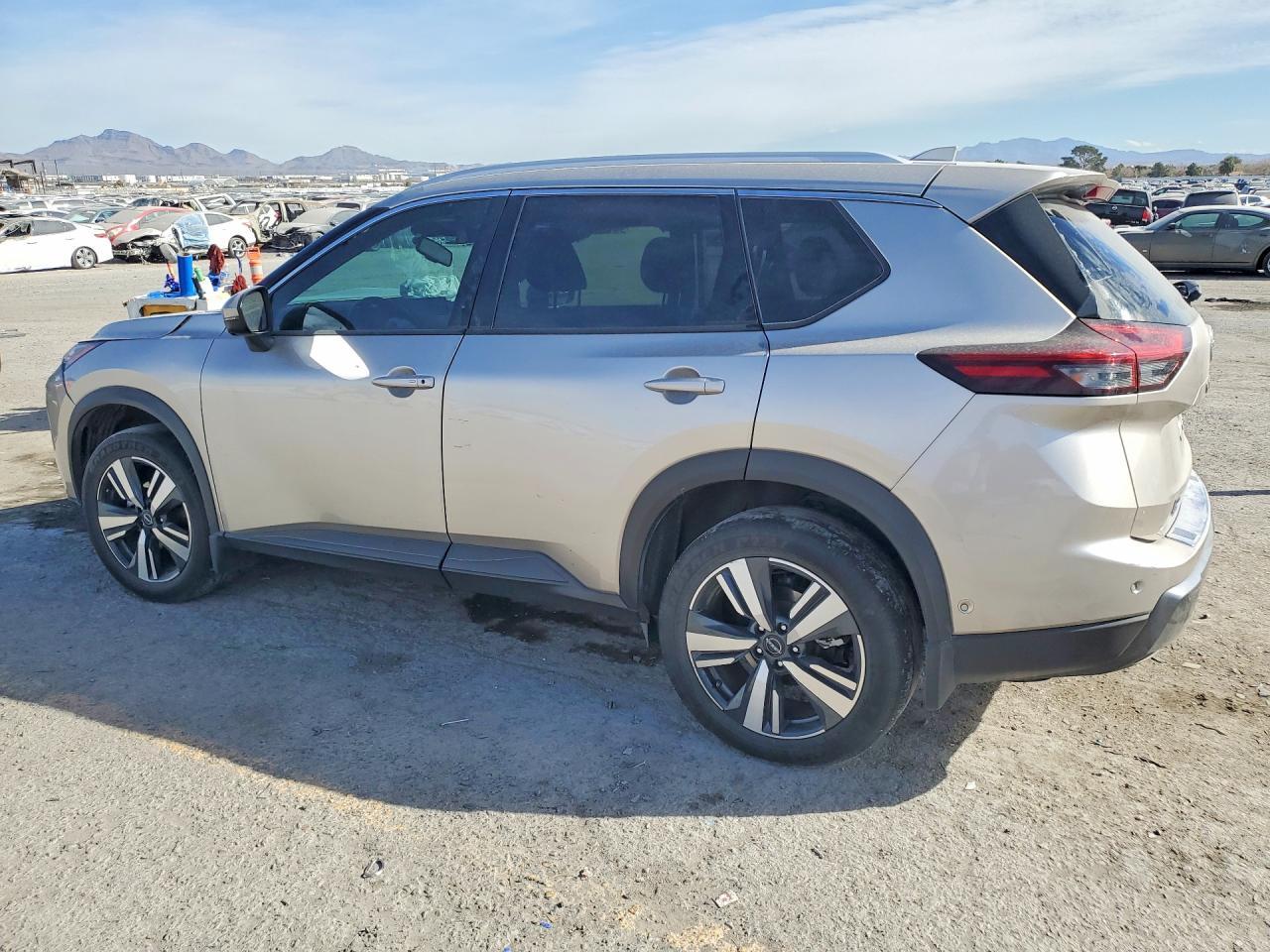 2024 Nissan Rogue Sl - Фото 2