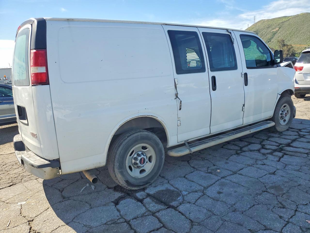 2017 GMC Savana G2500 - Image 3