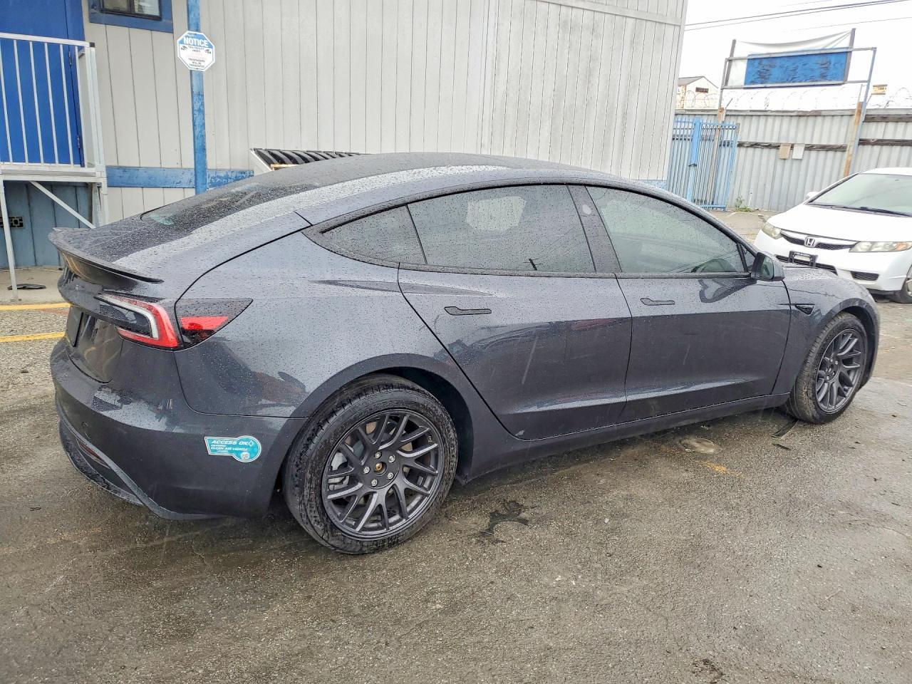 2025 Tesla Model 3 - Image 3