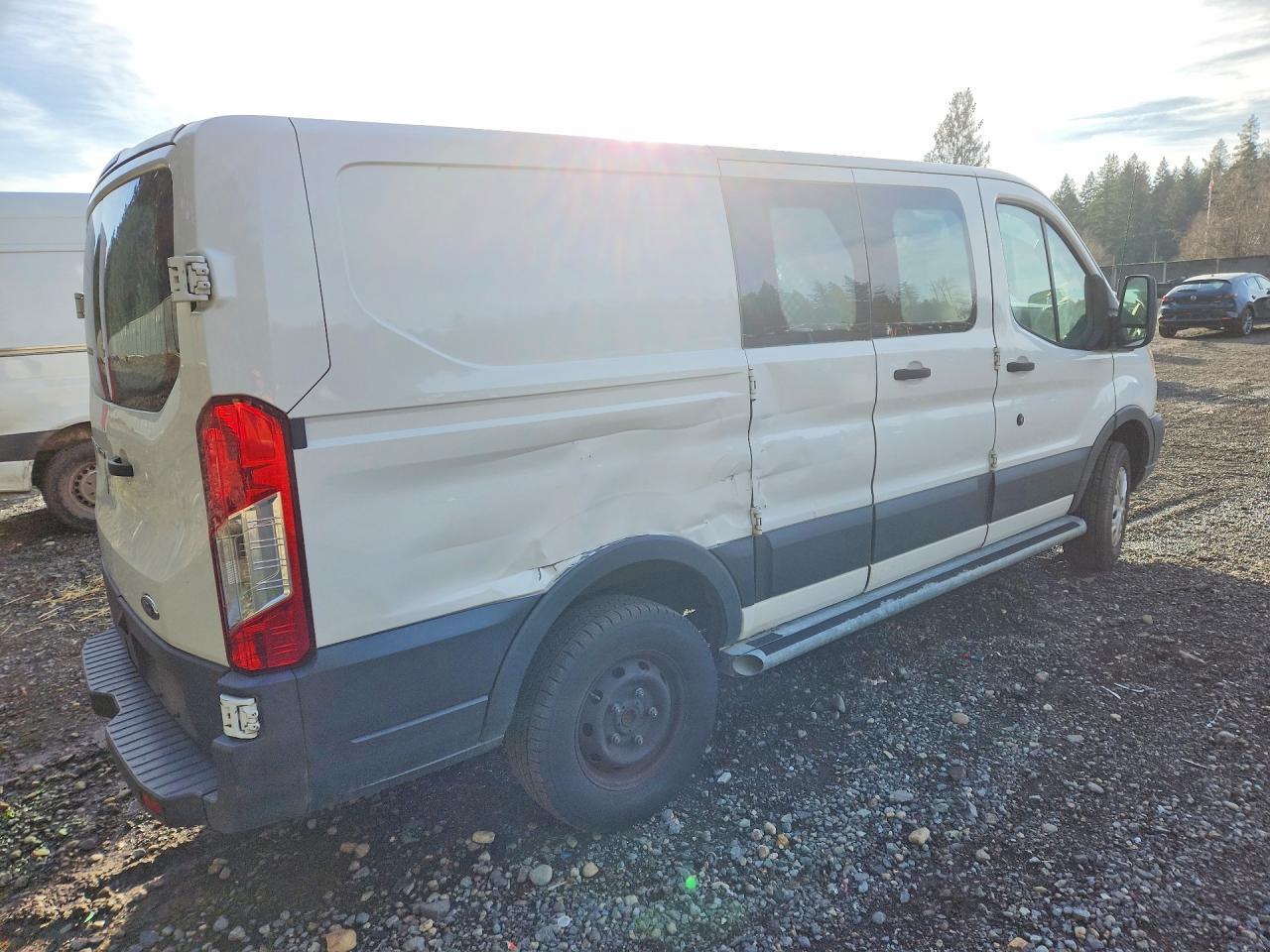 2016 Ford Transit 250 Delivery Van - Фото 3