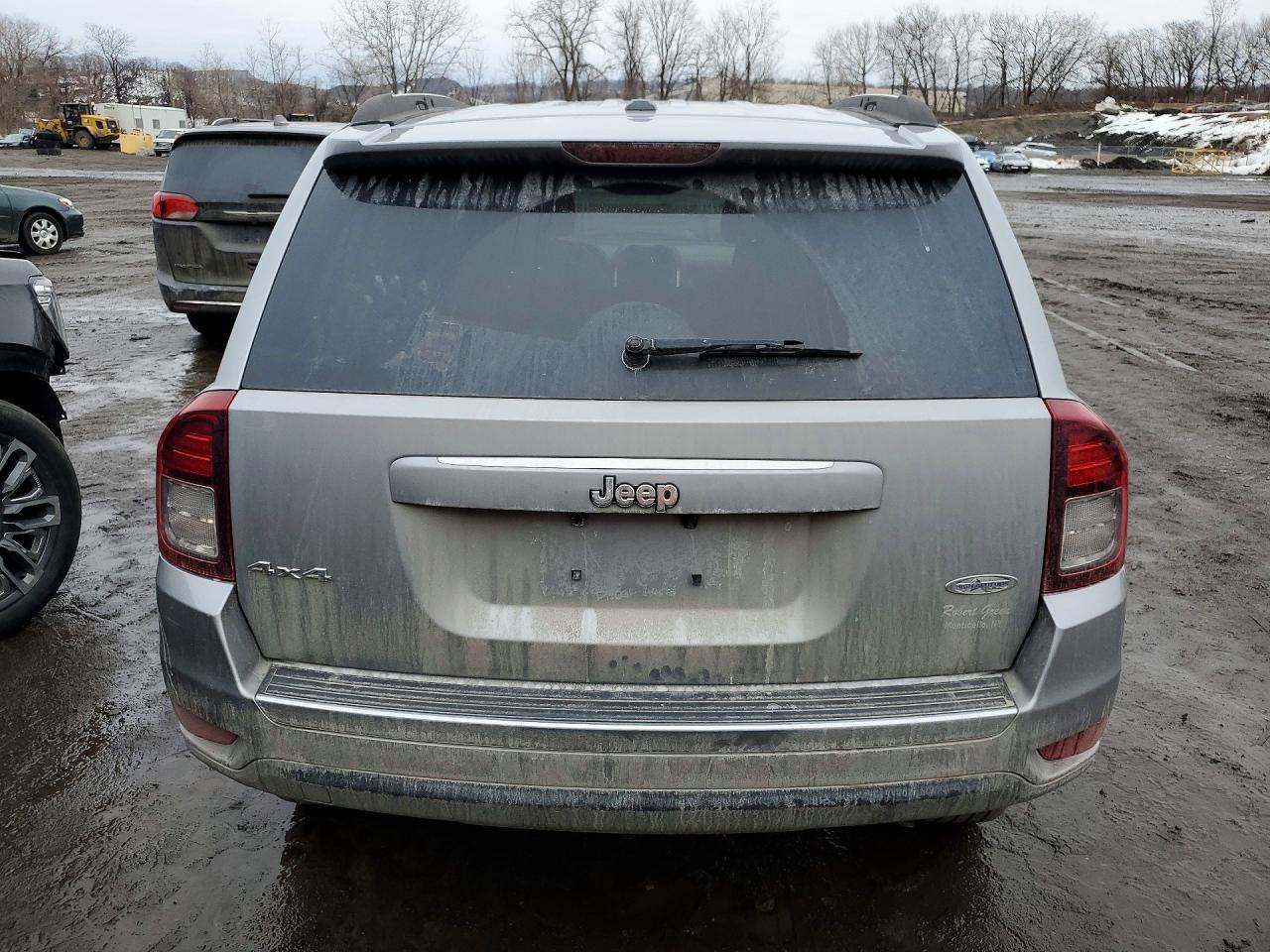 2015 Jeep Compass Latitude - Фото 6