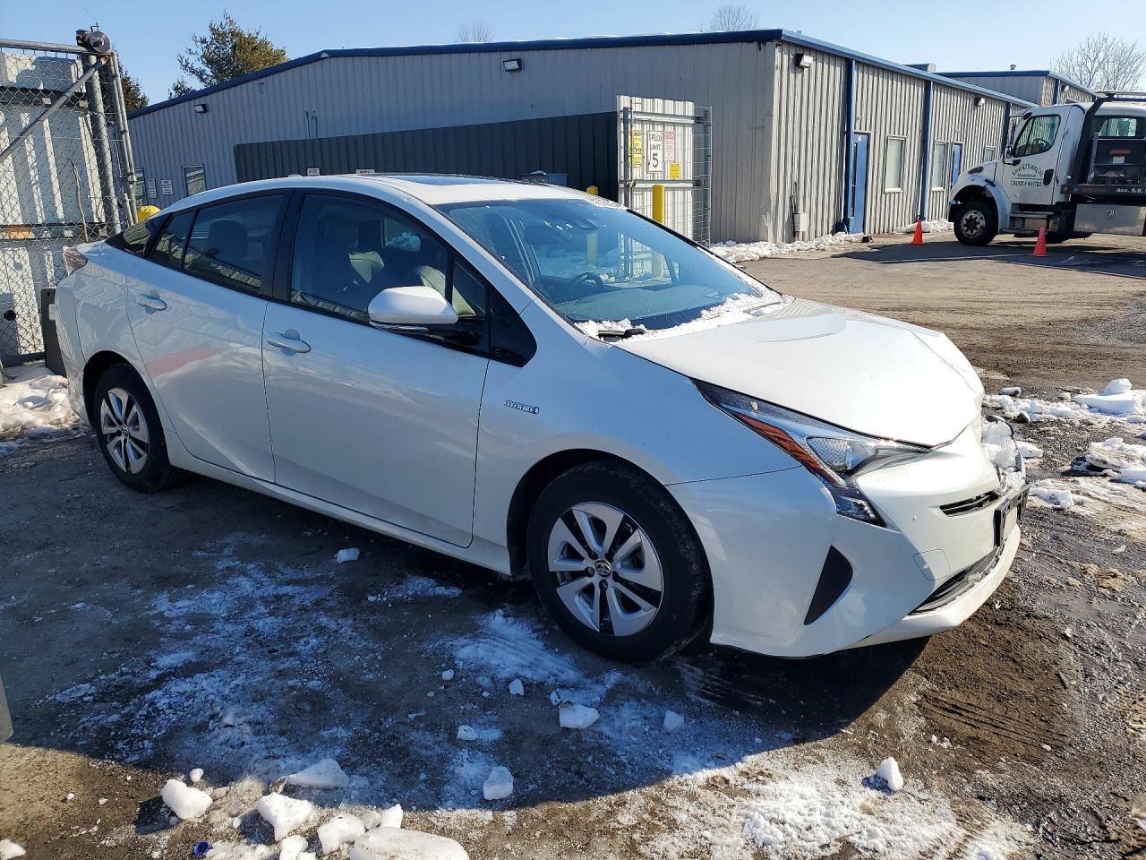 2016 Toyota Prius - Image 4