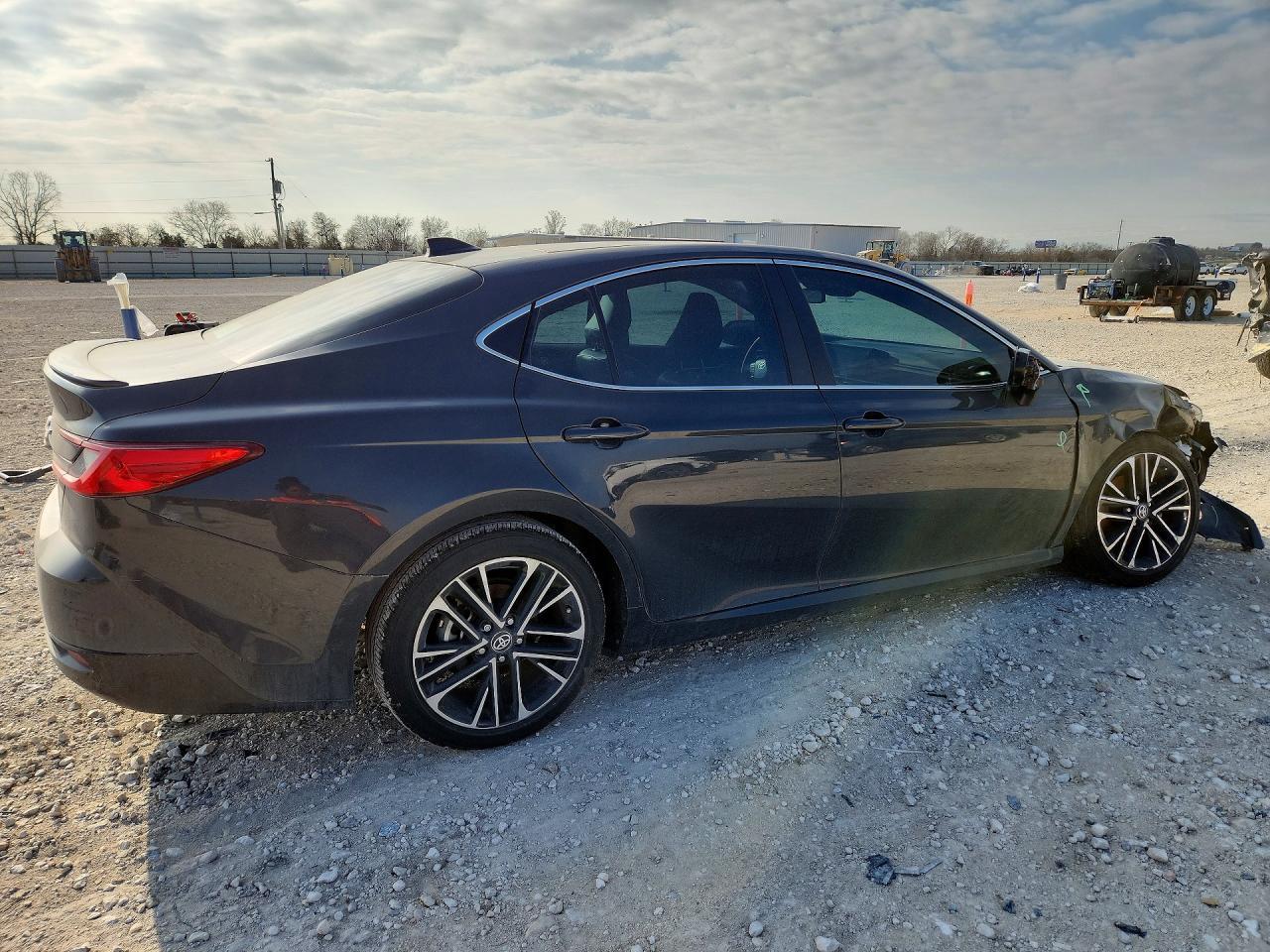 2025 Toyota Camry Xse - Фото 3