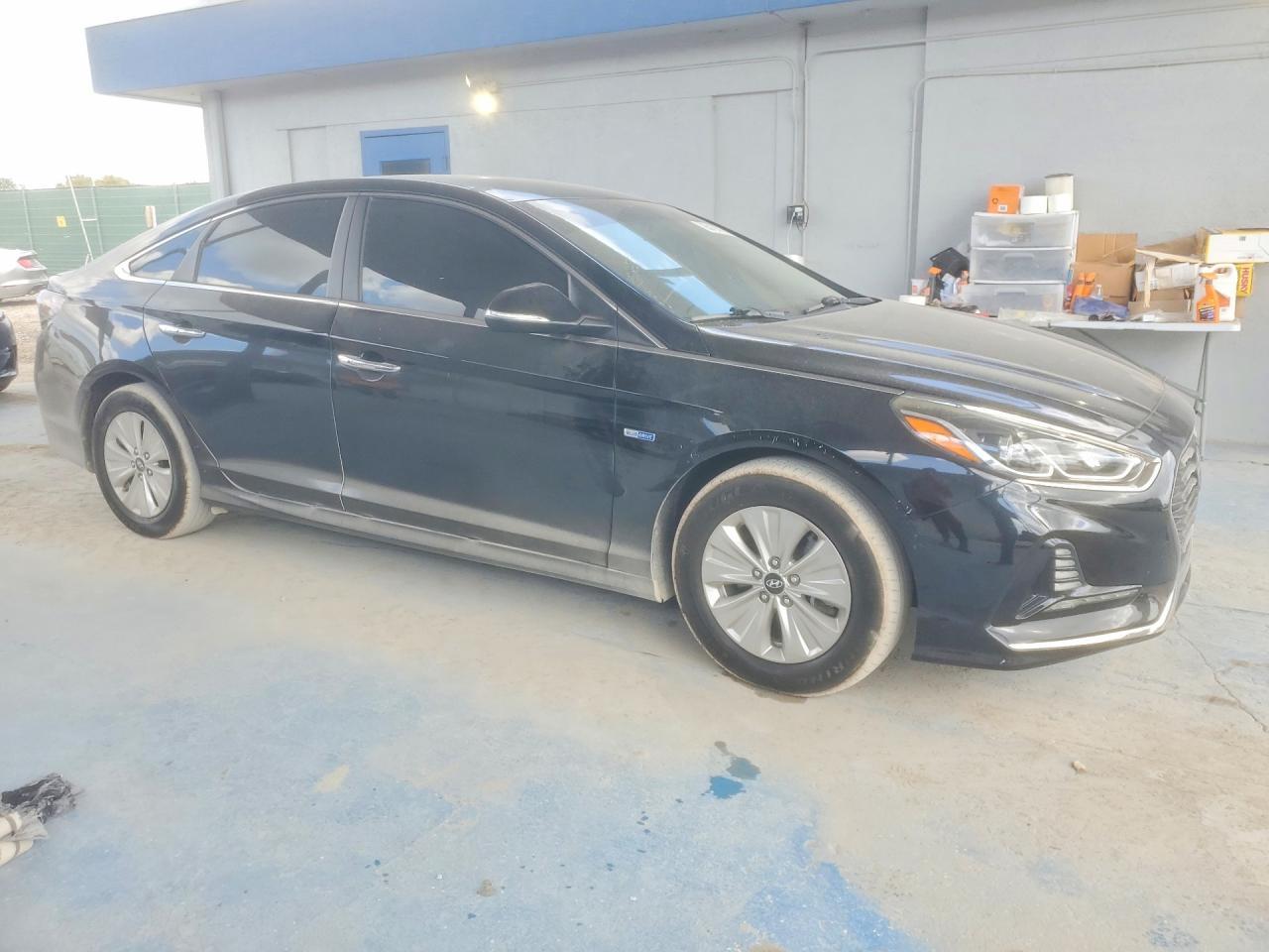 2019 Hyundai Sonata Hybrid - Image 4