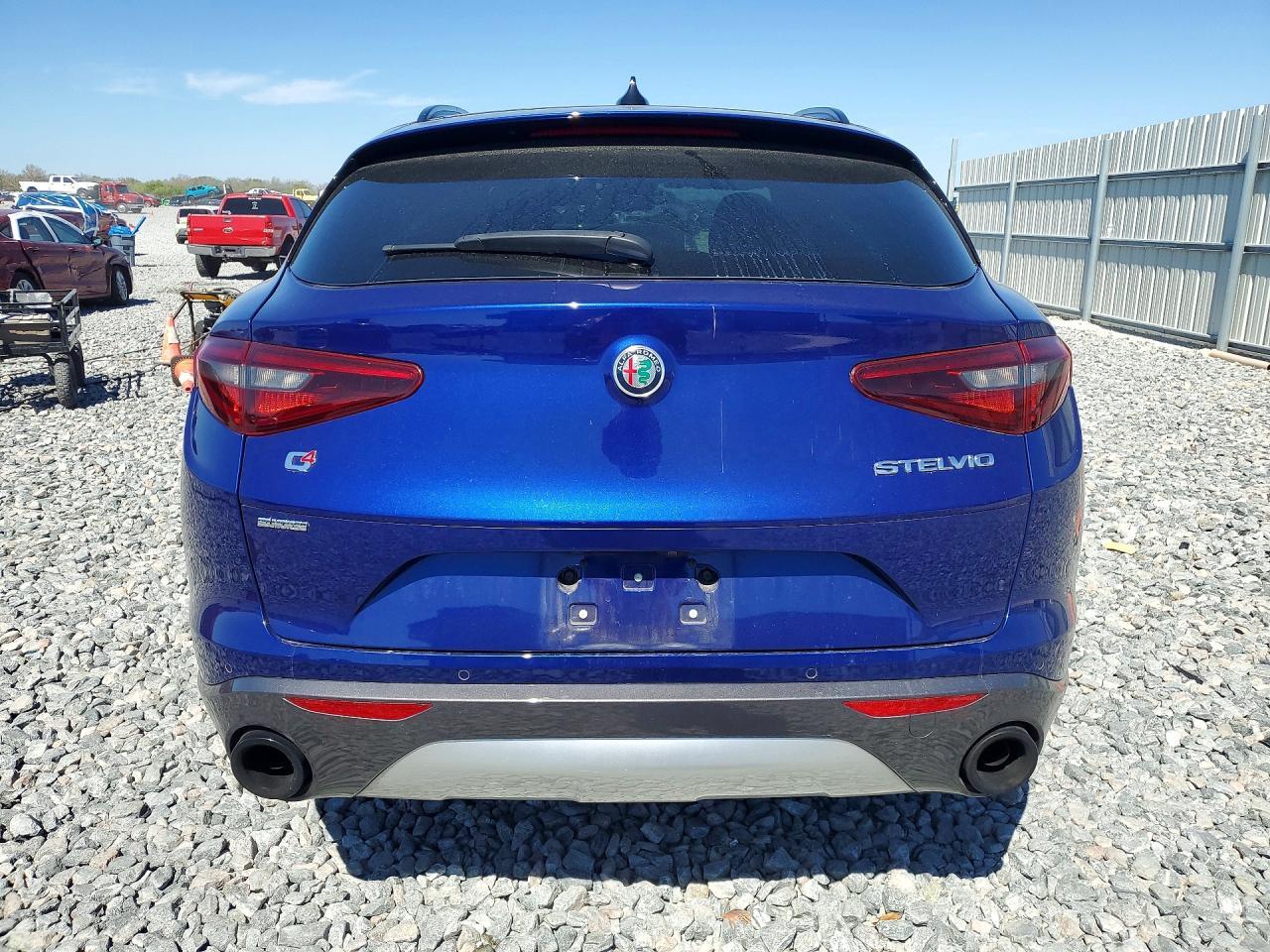 2022 Alfa Romeo Stelvio Ti - Image 6