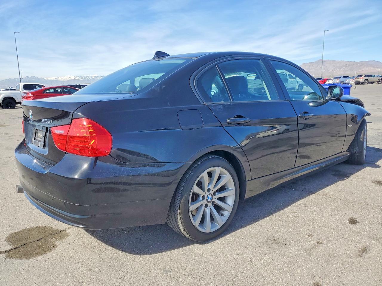 2011 BMW 328 I Sulev - Image 3