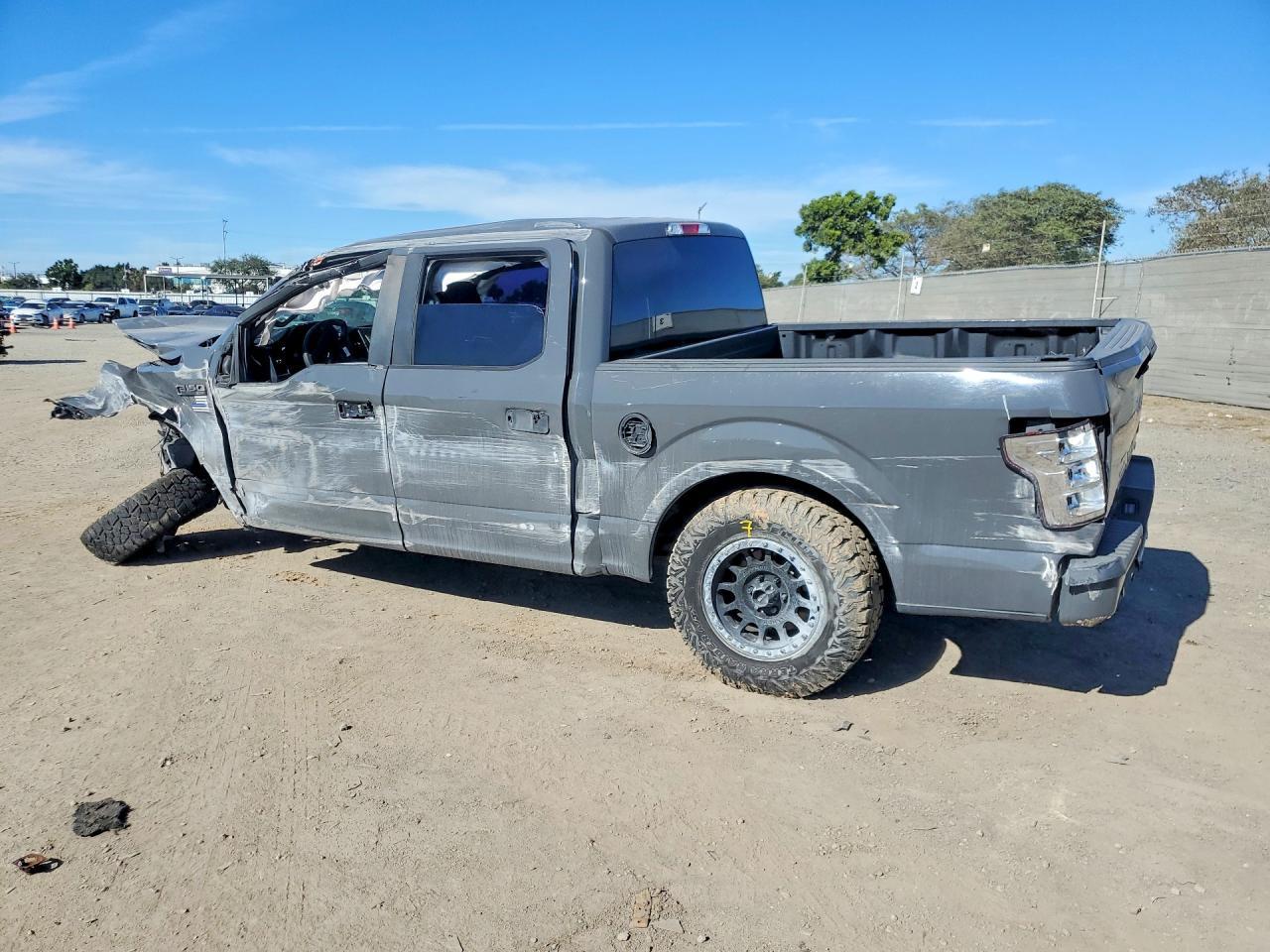 2018 Ford F150 Supercrew - Фото 2