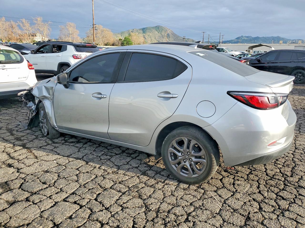 2019 Toyota Yaris L - Image 2