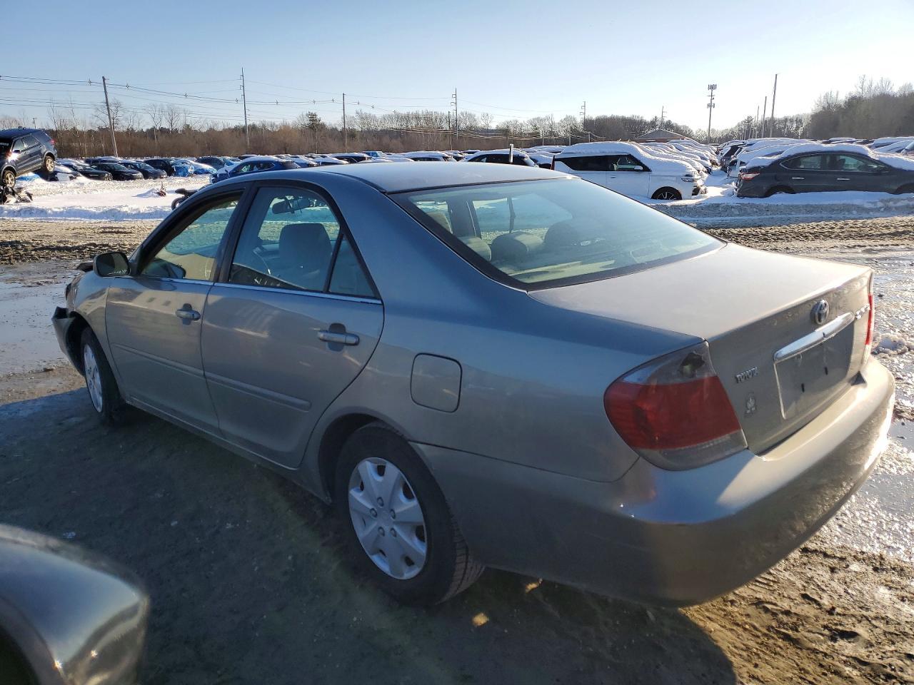 2005 Toyota Camry Le - Фото 2