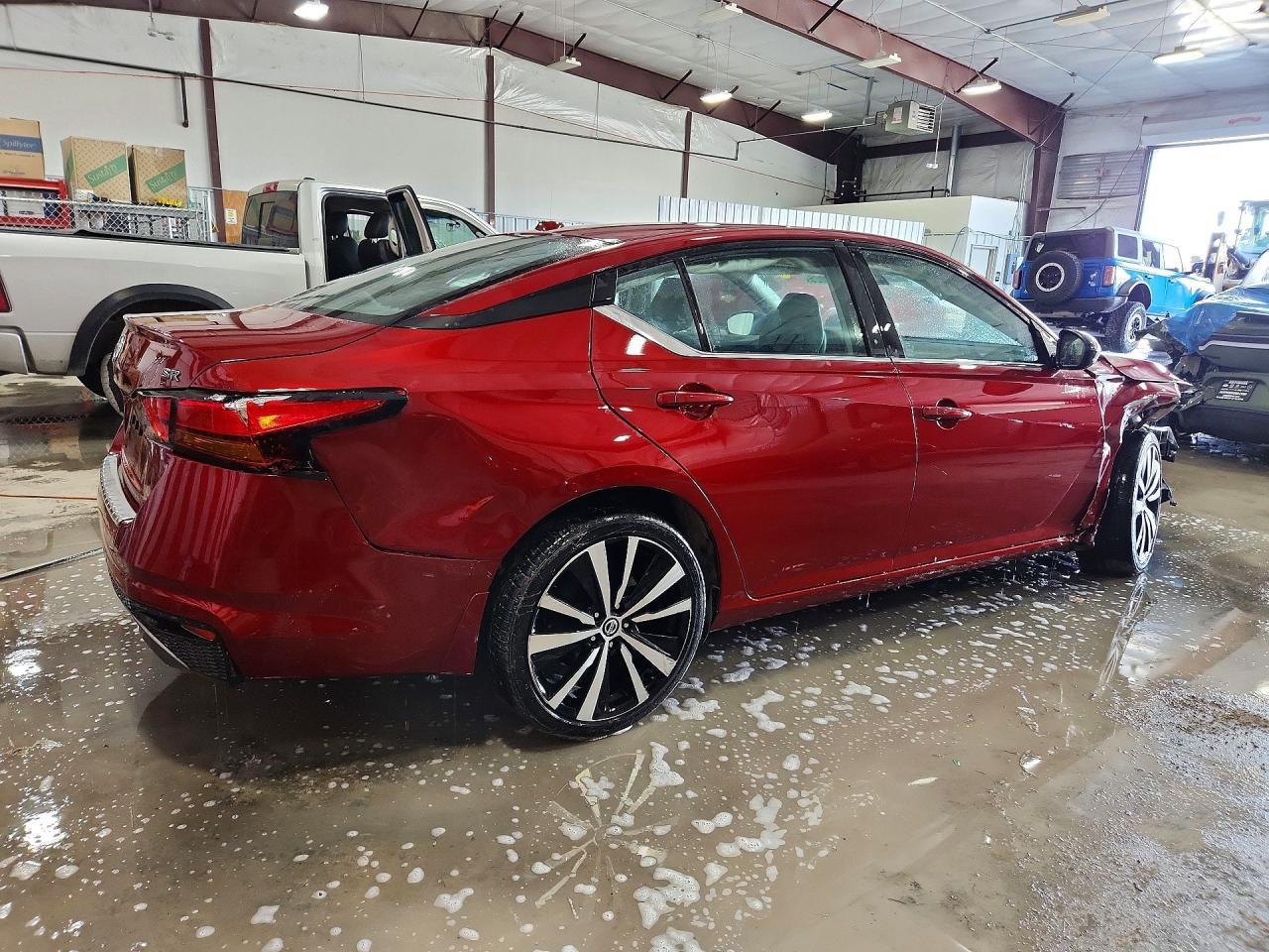2022 Nissan Altima 2.5 Sr - Image 3