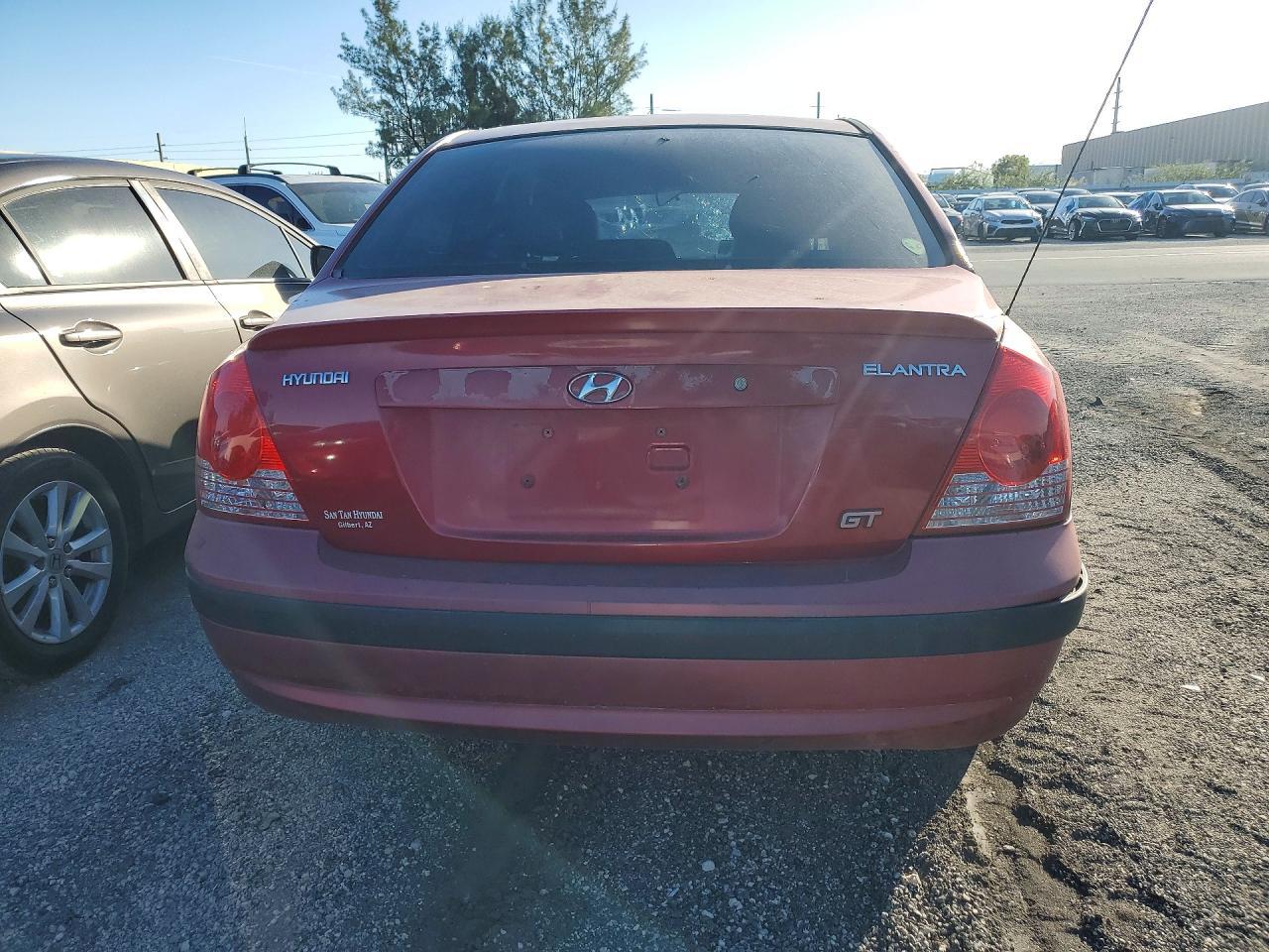 2004 Hyundai Elantra Gt - Image 6