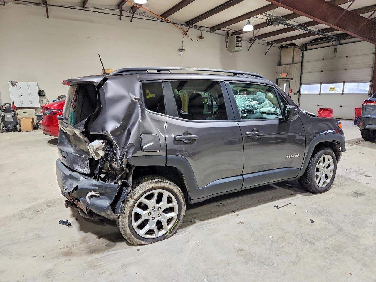 2018 Jeep Renegade Latitude - Фото 3