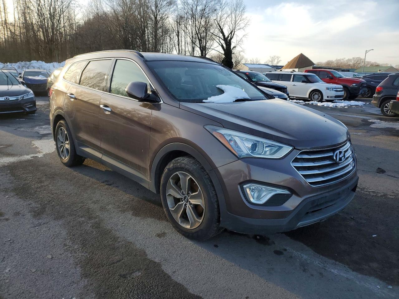 2014 Hyundai Santa Fe Gls - Image 4