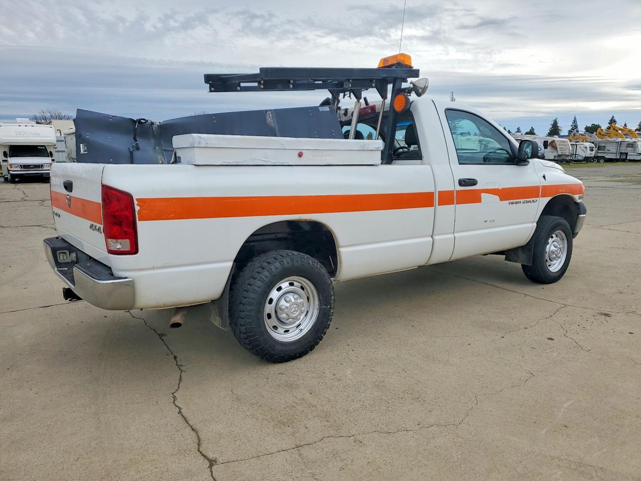 2005 Dodge Ram 2500 St - Фото 3