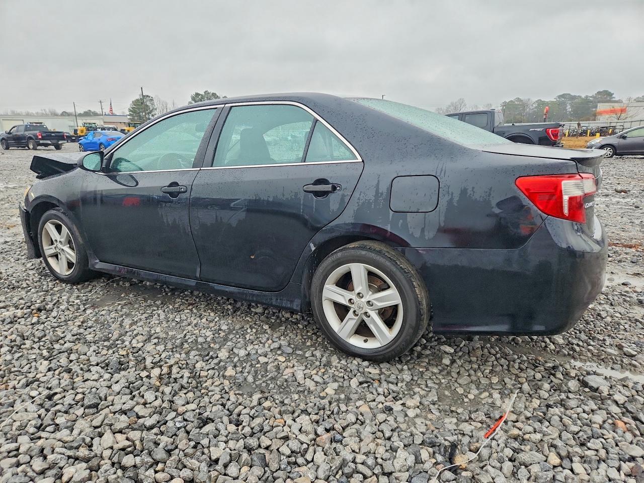 2013 Toyota Camry L - Image 2