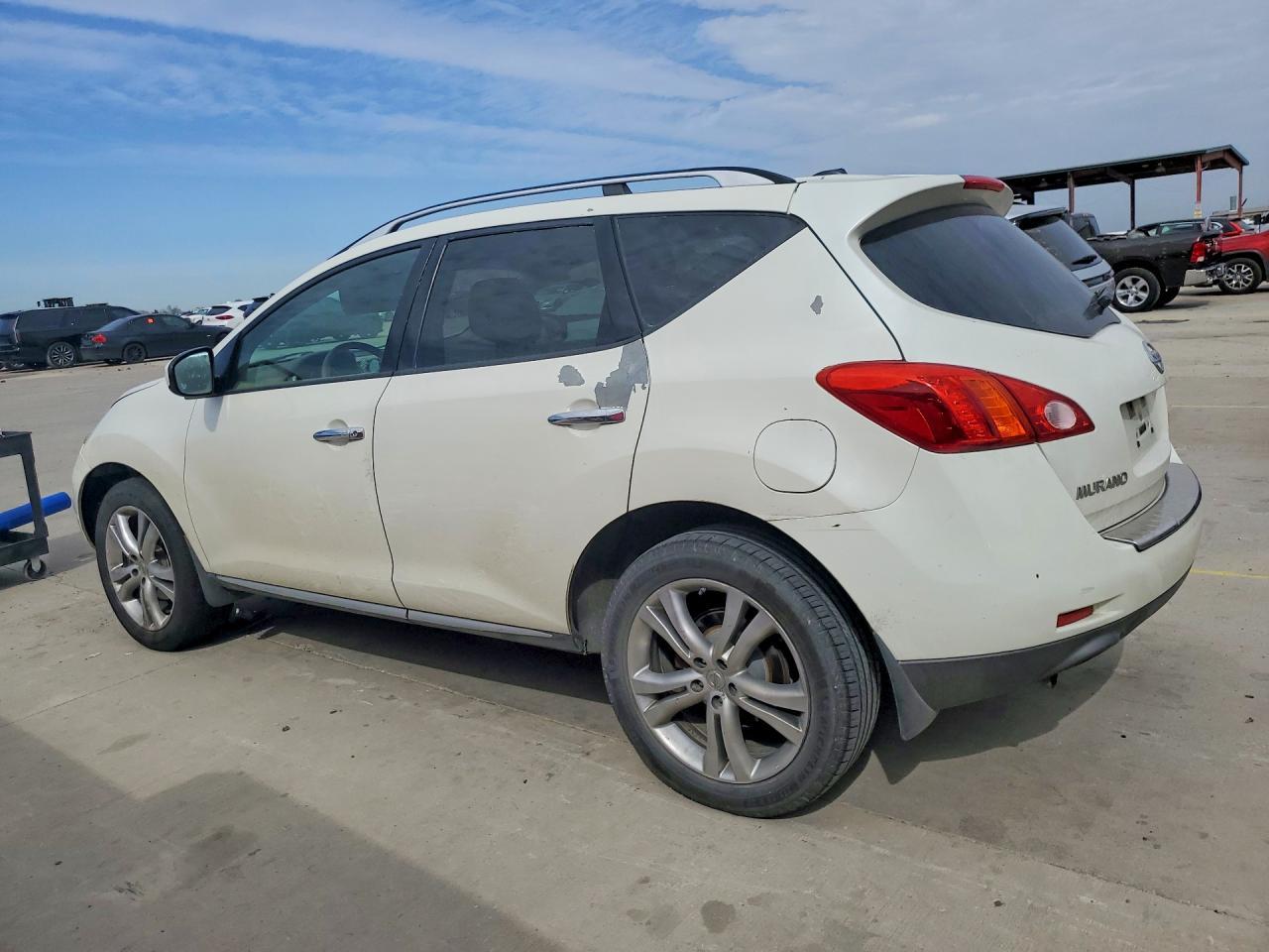 2010 Nissan Murano S - Фото 2