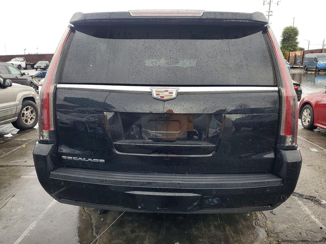 2018 Cadillac Escalade Esv Luxury - Image 6