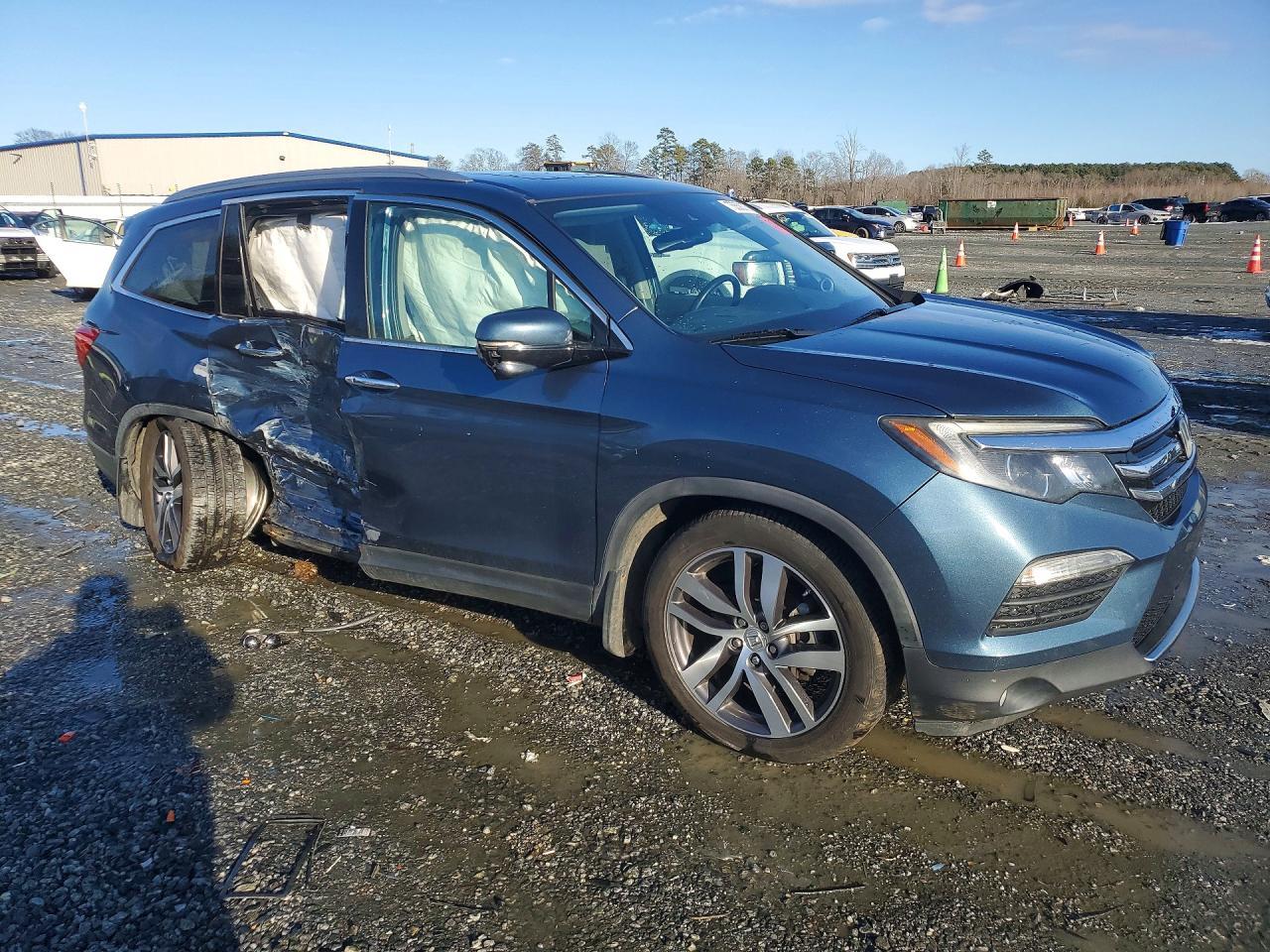 2017 Honda Pilot Touring - Image 4