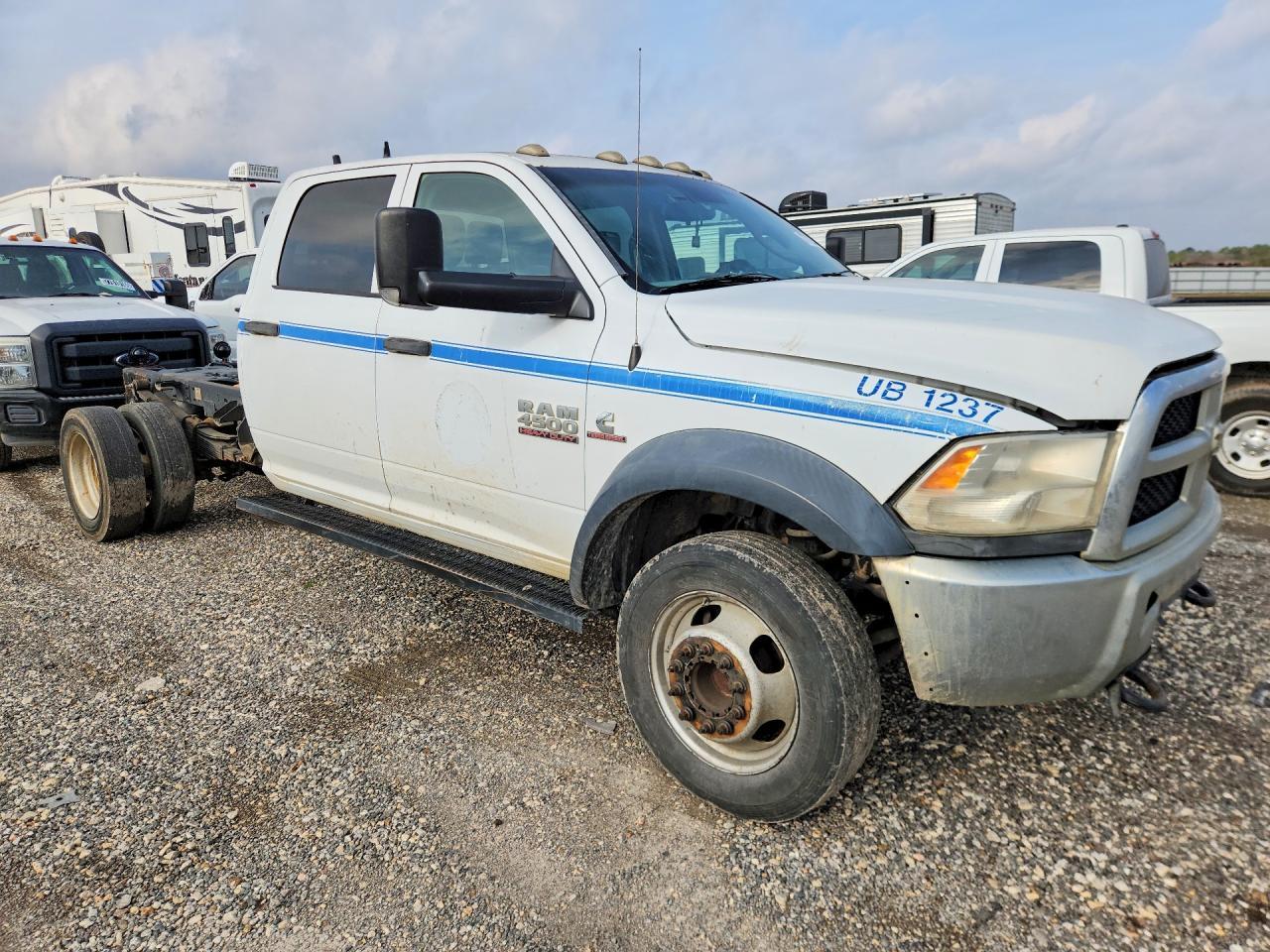 2015 Ram 4500 Truck Cab And Chassis - Image 4